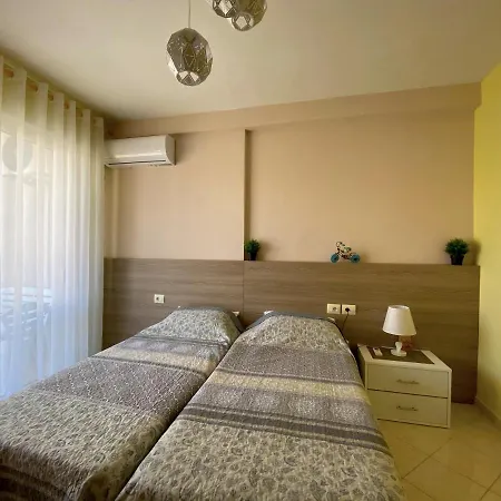 Julia Modern 2 * Vlore