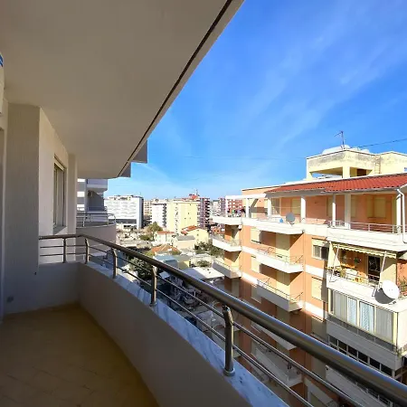 Julia Modern 2 Apartment