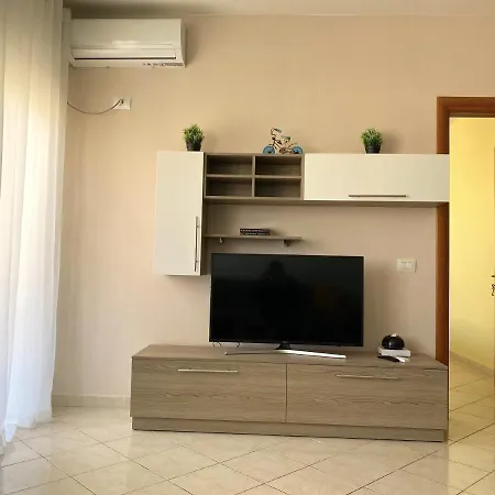 Julia Modern 2 Apartment