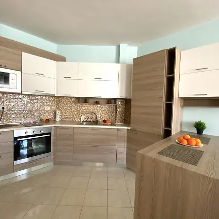 Julia Modern 2 Apartment